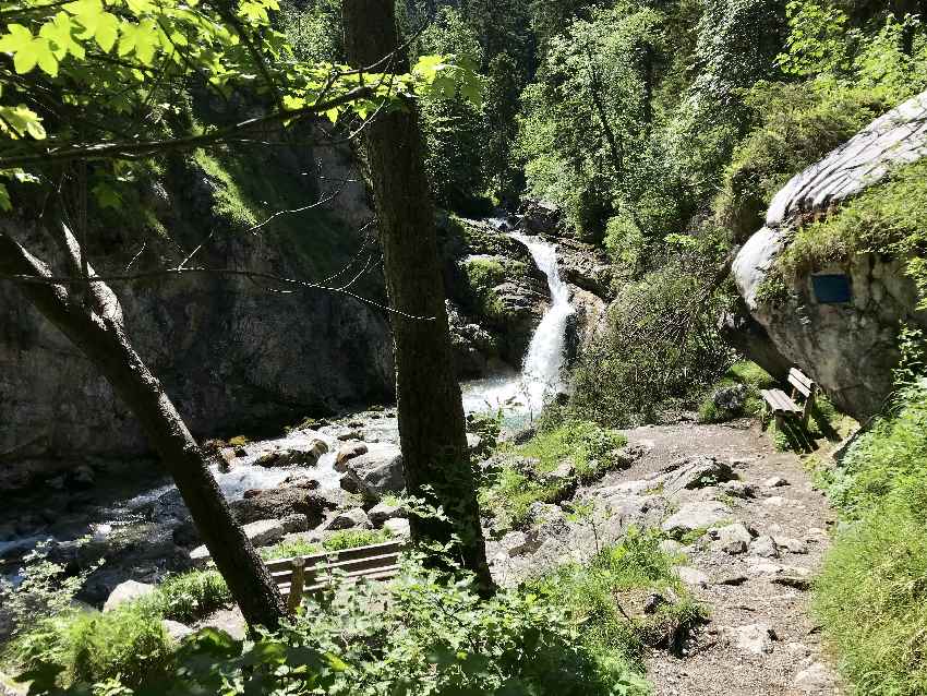 Kuhflucht Wasserfälle: Wandern zum Wasserfall bei Garmisch Partenkirchen