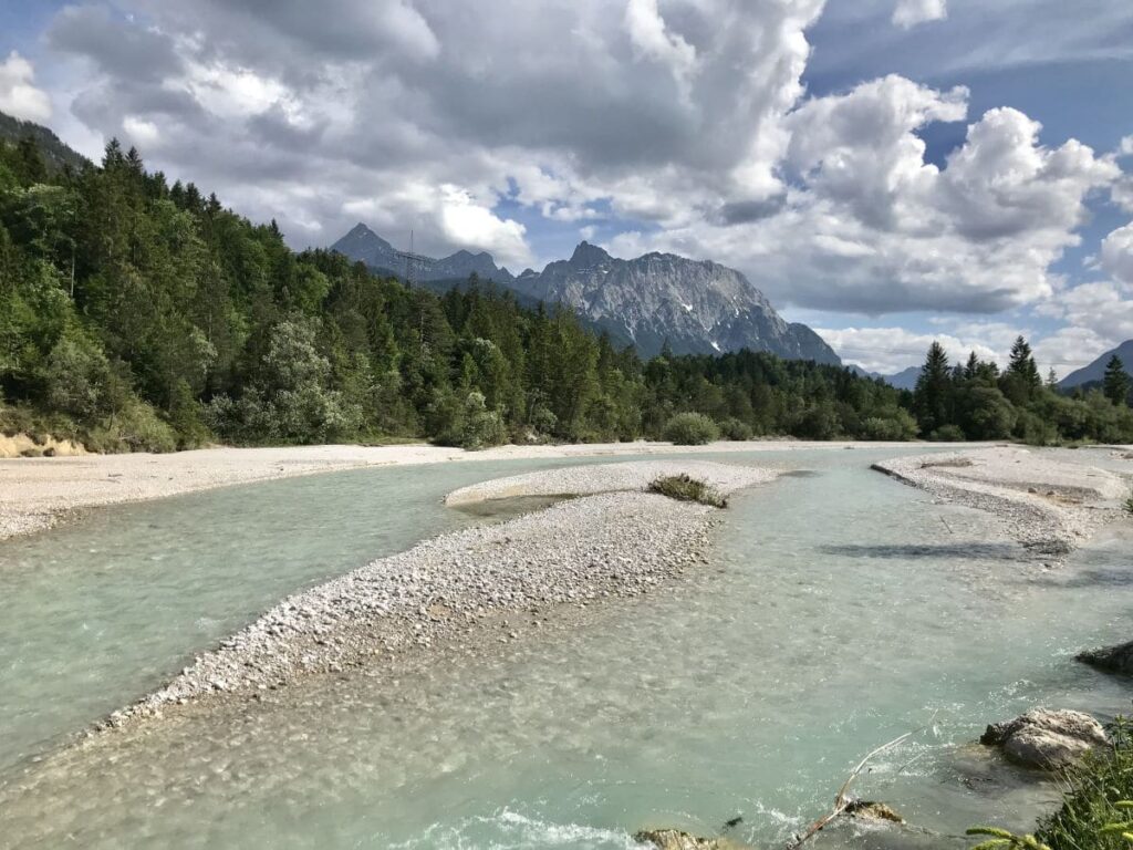 Hier siehst du die Isar bei Wallgau, flußabwärts ist der Isarfall