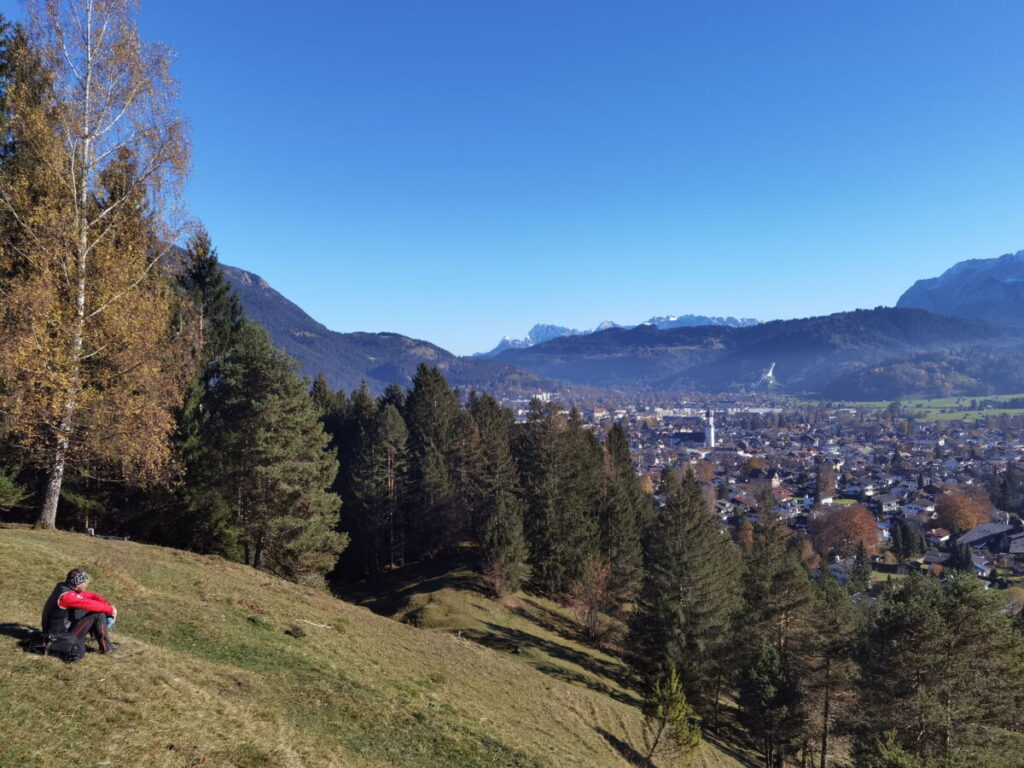 Ausblick Kramerplateauweg auf Garmisch Partenkirchen