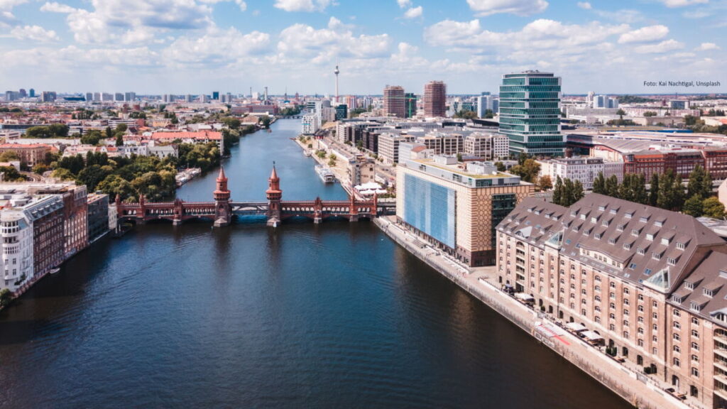 Hippe Reiseziele Deutschland: Die Oberbaumbrücke in Berlin, Foto: Kai Nachtigal, Unsplash