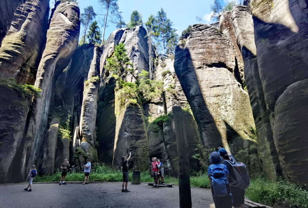 beliebte Reiseziele, die du einmal sehen solltest: Die Adersbacher Felsenstadt